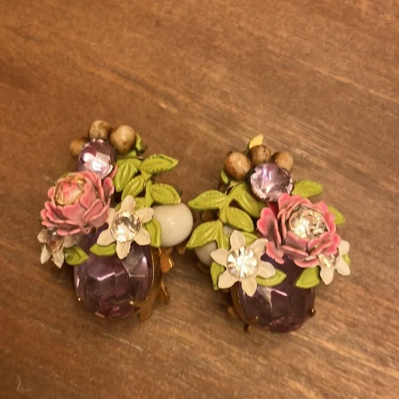 Vintage floral 3D metal crystal glass pearl Cottagecore earrings - Picture 1 of 5